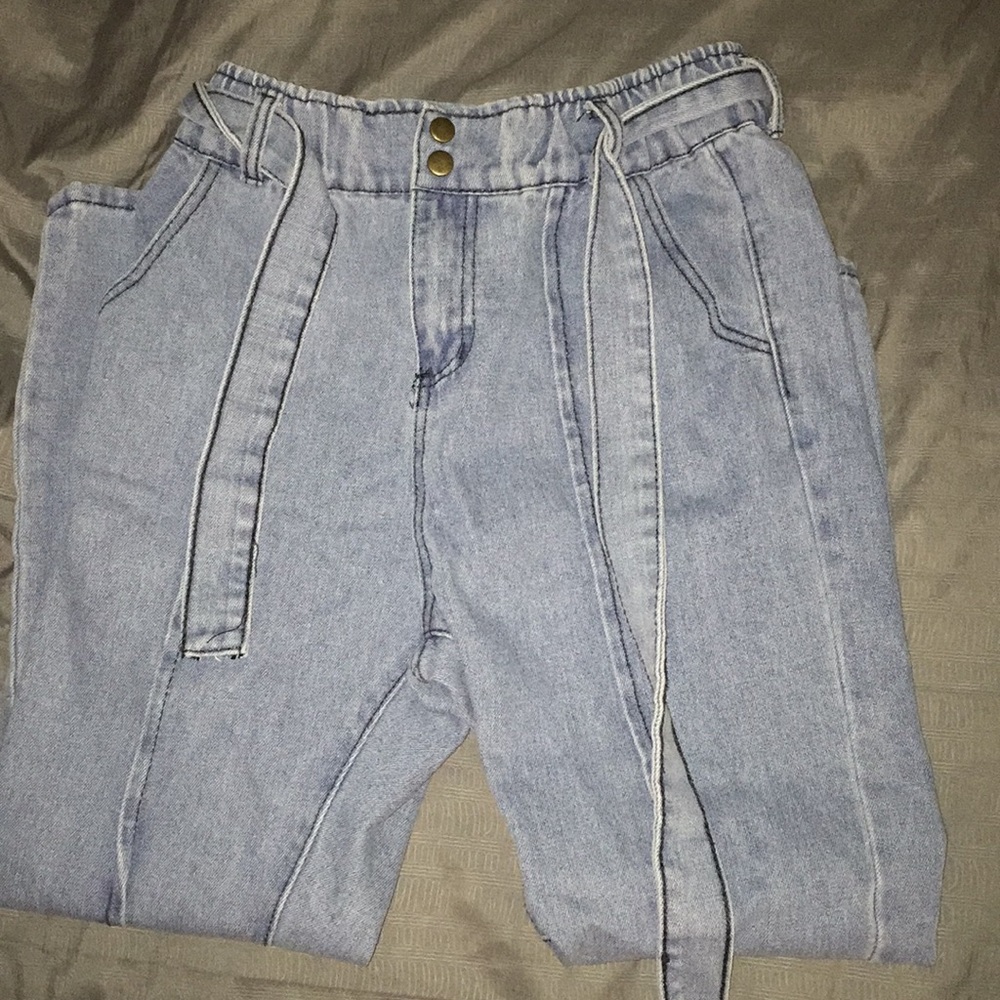 Waist wrap boyfriend jeans